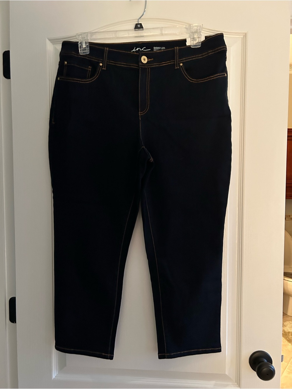 NWT INC International Concepts Cropped Stretch Jeans with Contrast Stitching 16